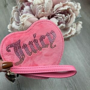 Juicy Couture Pink Lemonade Velour Heart Zip Around👛